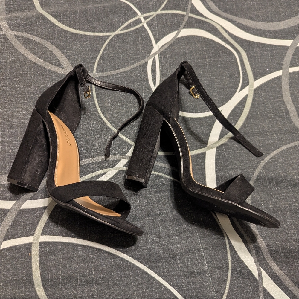 Shoedazzle Classic Black Heels